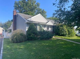 151 Diamond Ave, East Meadow, NY 11554