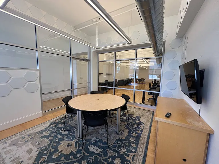609 Market St E #107 — Photo 17