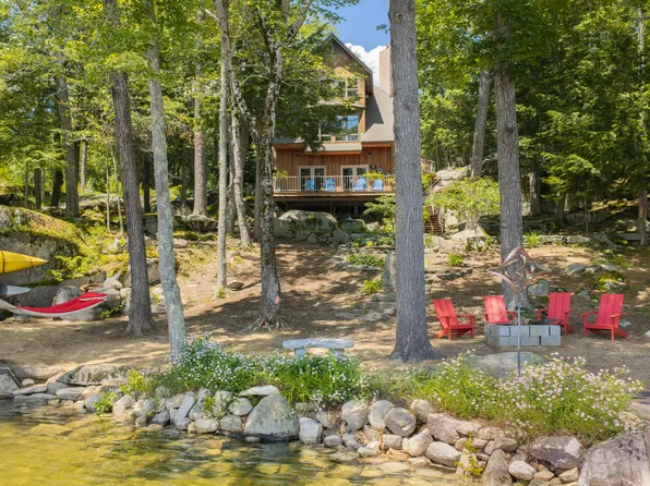 57 Andersen Road, Raymond, ME 04071