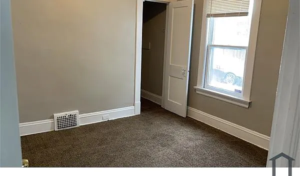 2 bed, 750 sqft, $1,000 — Photo 2
