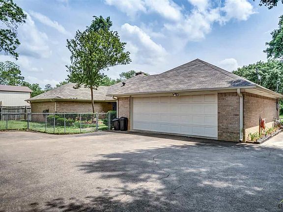 3rd image of 1100 Brookhollow Dr
