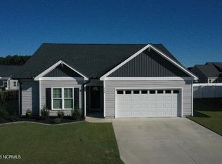 1724 Penncross Dr, Greenville, NC 27834