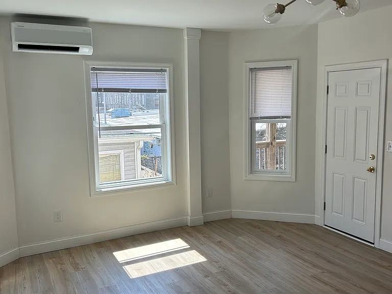 family room / diningroom