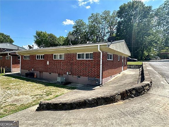 4th image of 718 Hill St