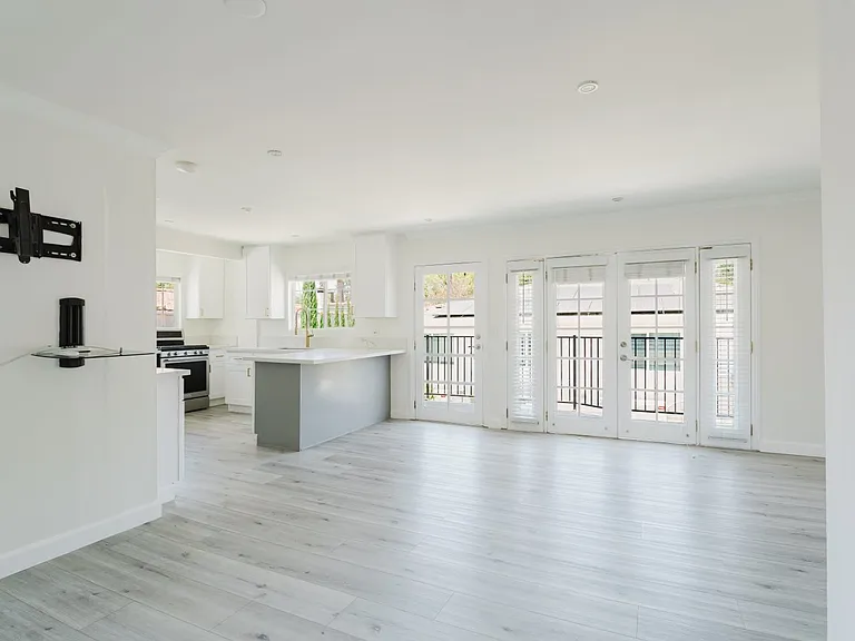 408 Spencer St #D — Photo 12