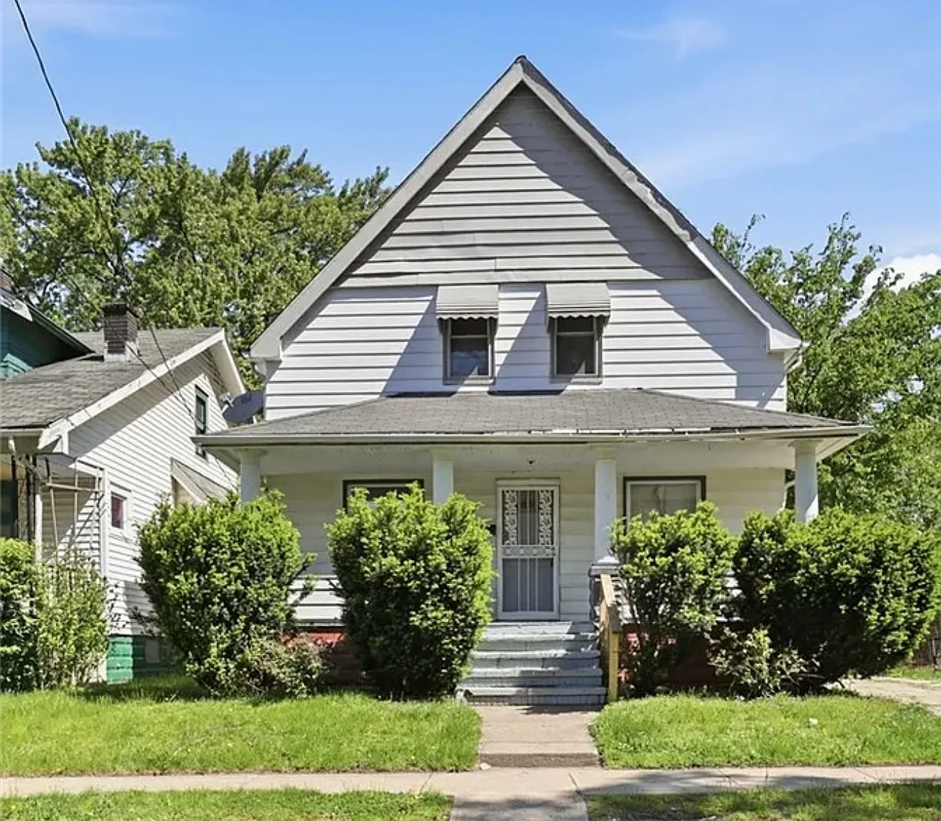 4 bed, $1,600 — Photo 1