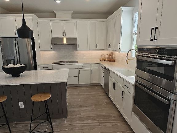 2nd image of 2956 Voyager Ave