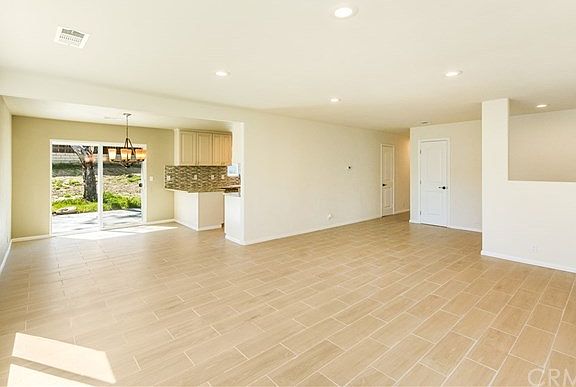 4th image of 15605 Tamarack Dr