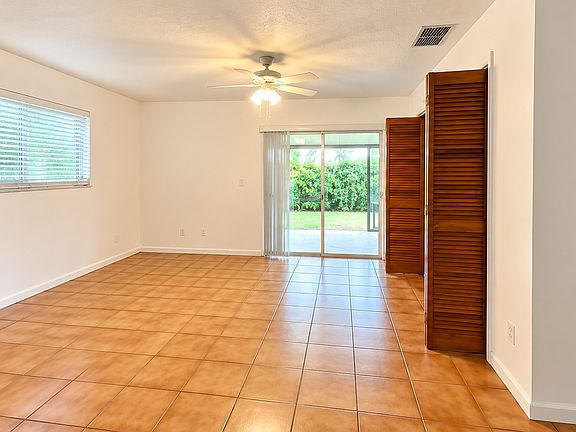 3rd image of 130 SE 10th St #126