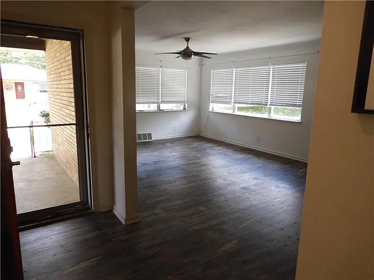 303 Birchwood Dr — Photo 4