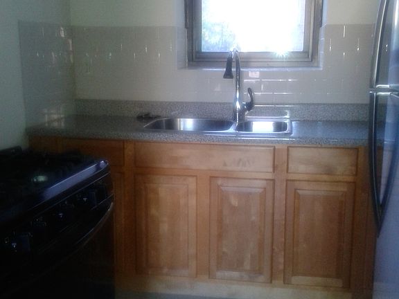 5th image of 572 Sterling Pl APT 3B