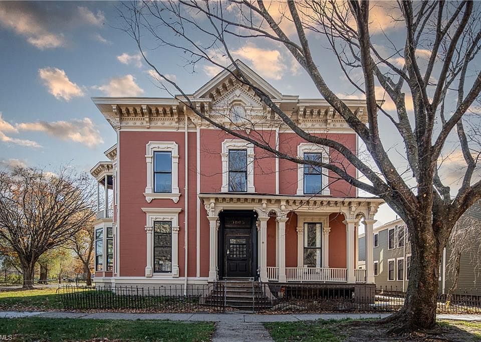 1st image of 3801 Franklin Blvd #101