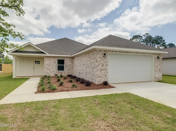 3224 N 9th St, Ocean Springs, MS 39564