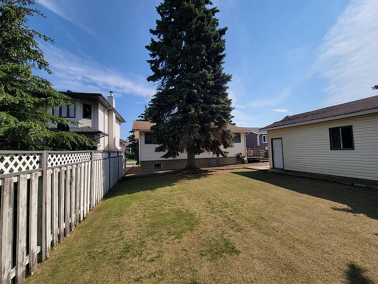 221 Birch Ave — Photo 36