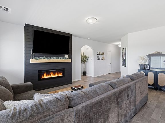 3rd image of 1032 Fairfax Dr