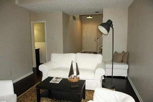 5th image of 7564 Chatterton Dr