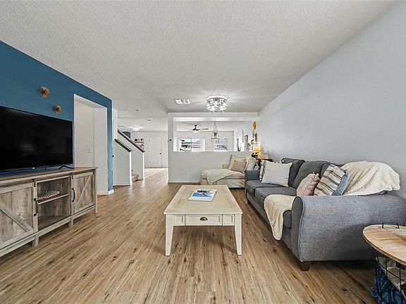 4th image of 13626 Phoenix Dr