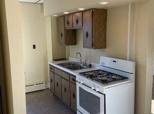 228 5th Ave APT 201, Altoona, PA 16602