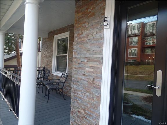 3rd image of 5 Dusenbury Pl
