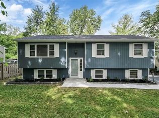 17 W Dogwood Dr, Poughkeepsie, NY