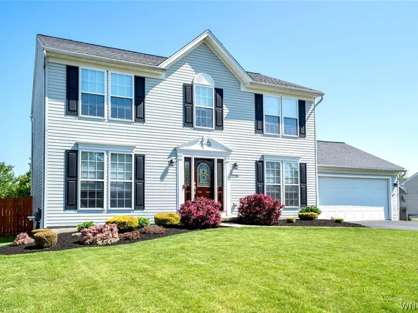 2235 Hunters Hollow Ln, Lake View, NY 14085