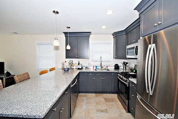 4th image of 73 New Hampshire St