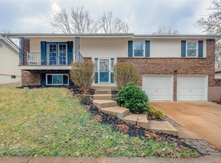 759 Windingpath Ln, Ballwin, MO 63021