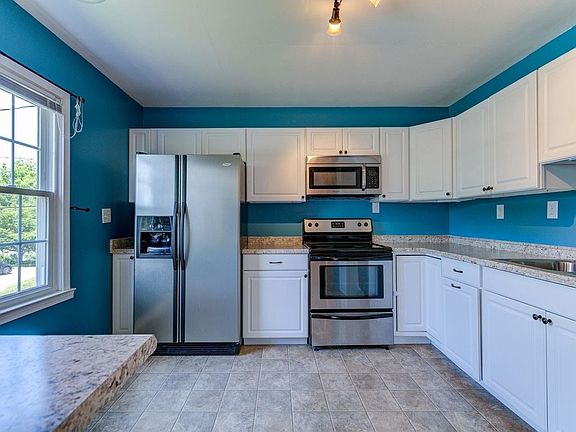 5th image of 1810 Pexton Ave