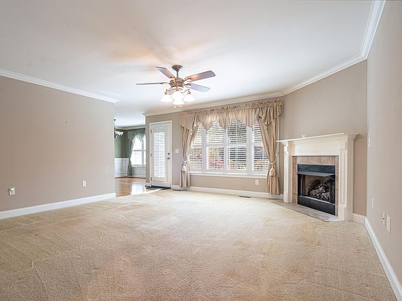 5th image of 459 Cobblestone Dr