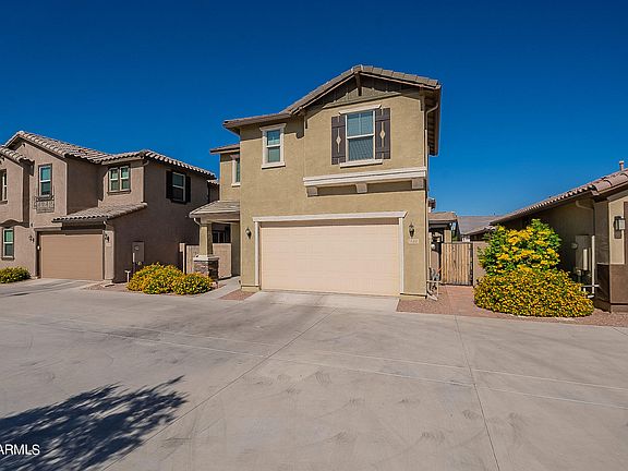 3rd image of 152 E Bluejay Drive
