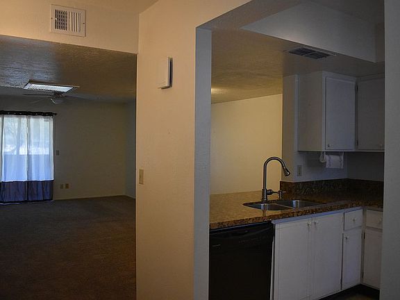 4th image of 1601 W Sunnyside Dr Unit 141