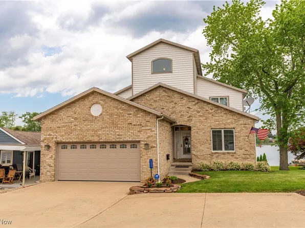 5325 S Island Dr NW, Canton, OH 44718