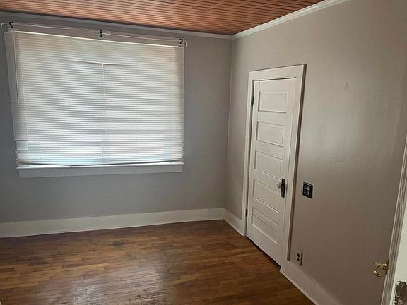 5th image of 829 Neosho St