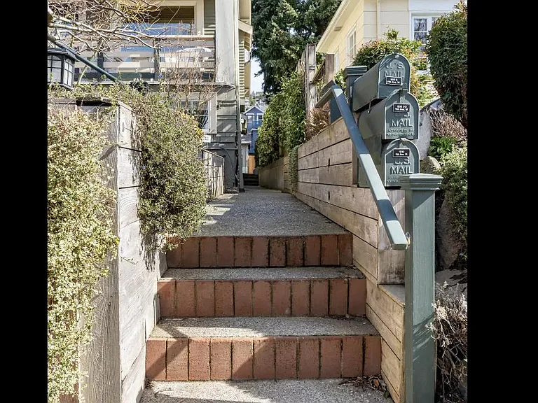 1510 11th Ave W #B — Photo 10