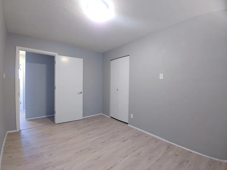 Contemporary, Loaded 2 Bed 2 Bath Apartment on Conchas Park — Photo 24