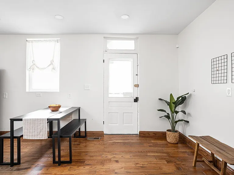 1025 Harrison St — Photo 8