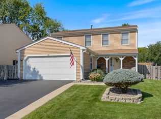 716 Sand Creek Dr, Carol Stream, IL 60188