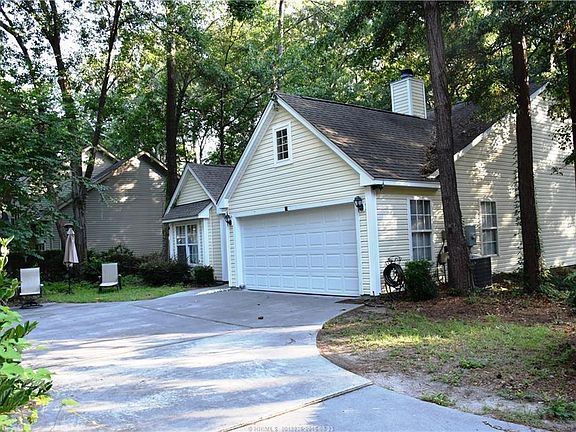 4th image of 19 Cranberry Ln