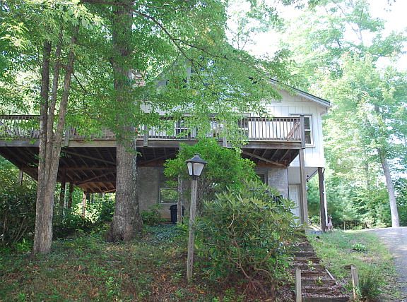 2nd image of 686 Lake View Trl
