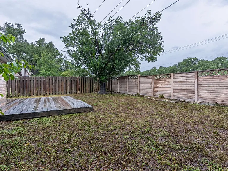21514 Longwood — Photo 32
