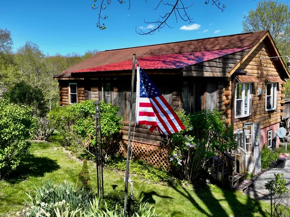 5687 Denmar Rd, Hillsboro, WV 24946