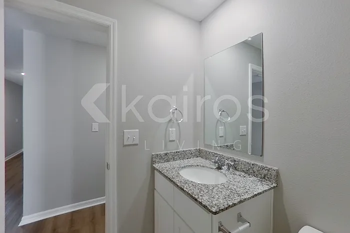 9810 N Santee Ter — Photo 11