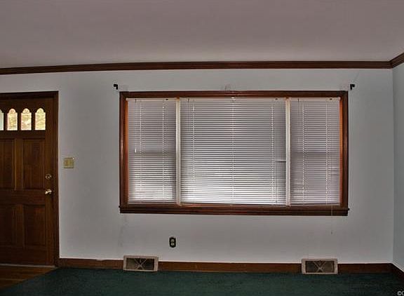 4th image of 3307 West Broadway