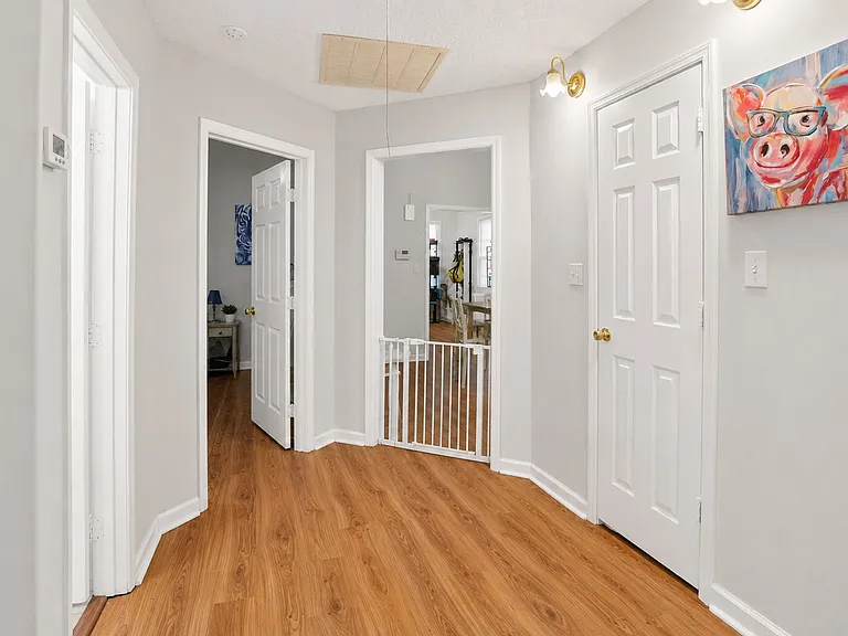 1304 E 32nd St — Photo 15