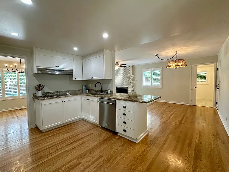 322 Castle Rock Rd — Photo 12