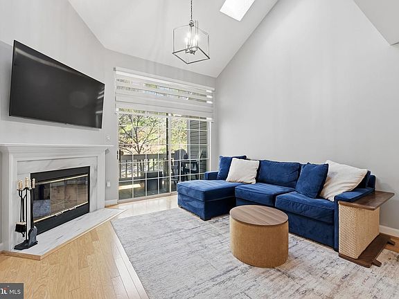 3rd image of 5919 Barbados Pl APT 202