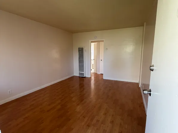 1020 E 12th St, Long Beach, CA