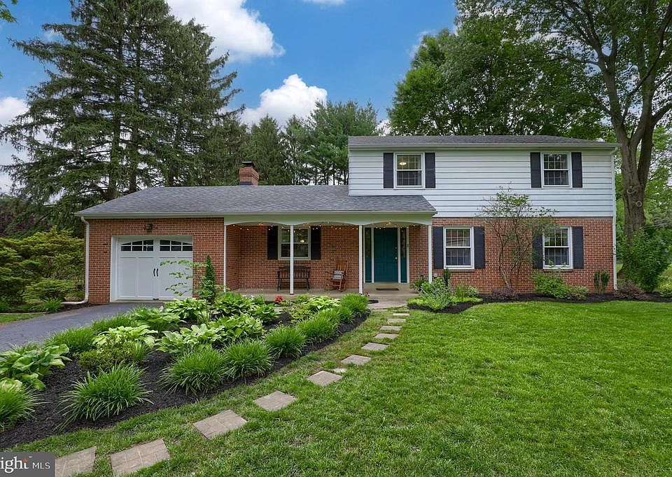 1st image of 1909 Robindale Ave