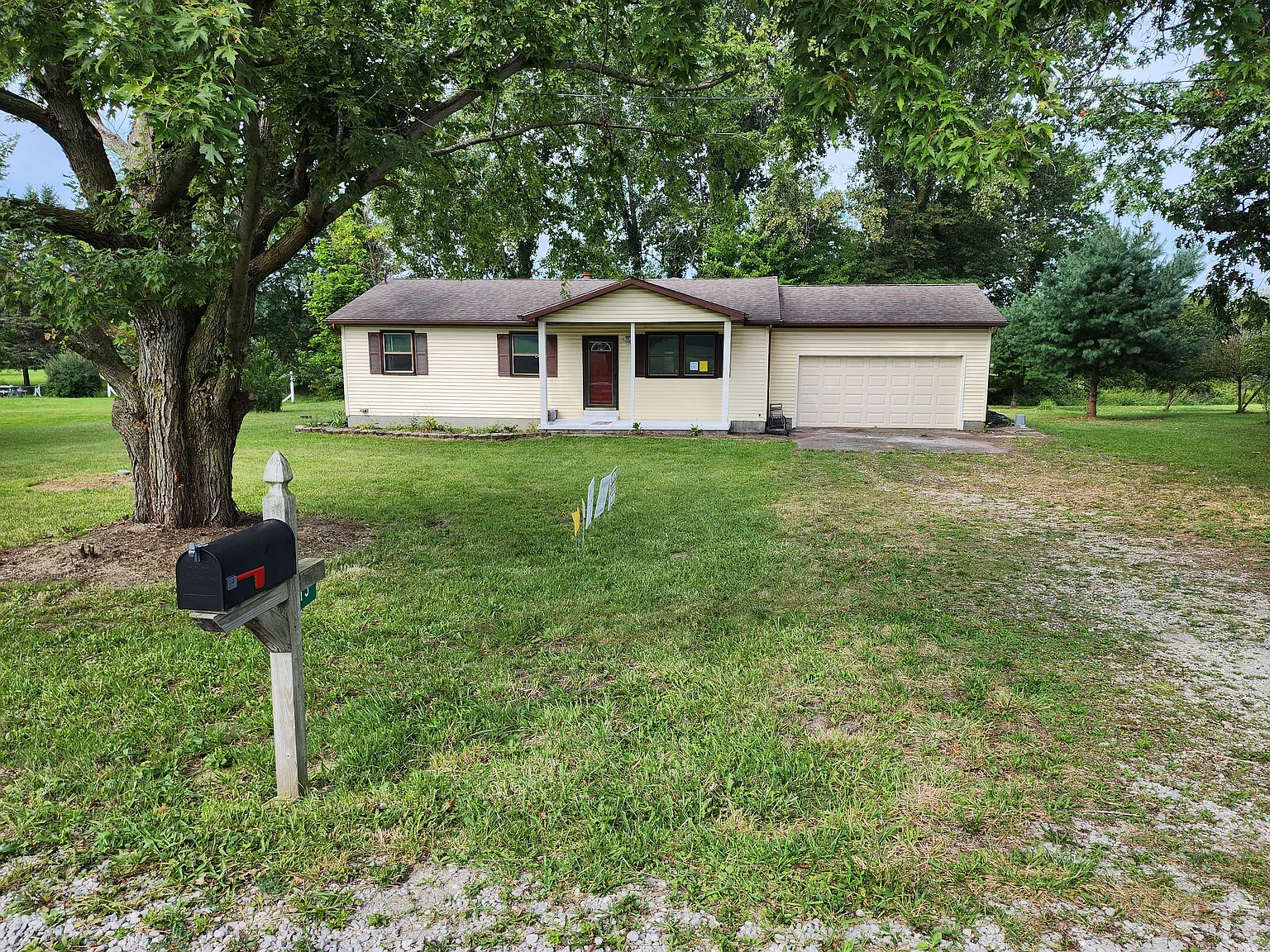 3 bed, 1424 sqft, $1,995 — Photo 1