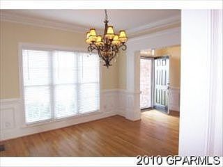 3rd image of 514 Stillwater Dr